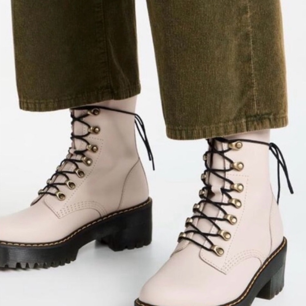 Dr. Martens Leona Leather Heeled Platform Taupe Cream Lace-Up Combat Boots Size7